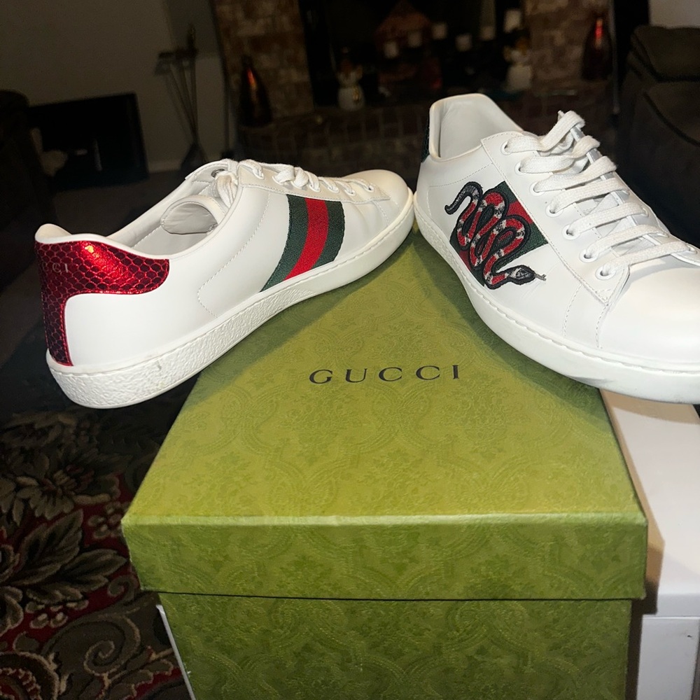 Gucci White Sneakers with Red and Green Stripes